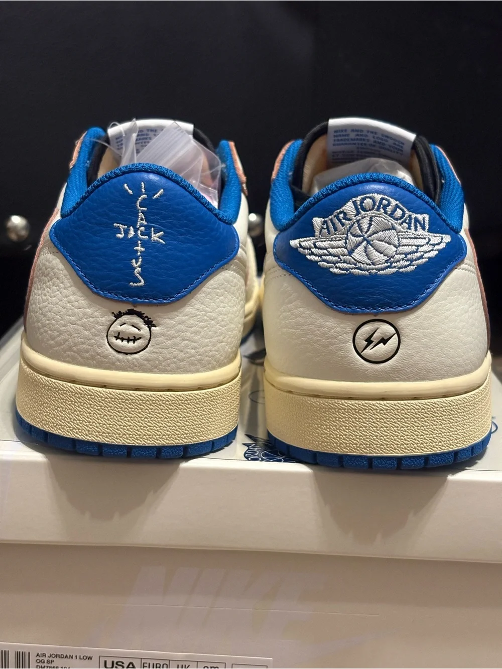 Nike jordan low